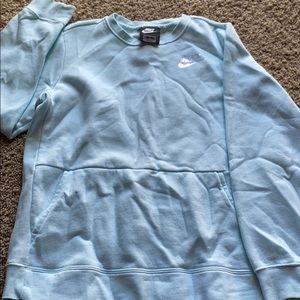 Women’s gently worn Nike Crew Sweatshirt